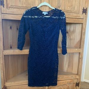 Mid length, quarter sleeve lace dress 👗